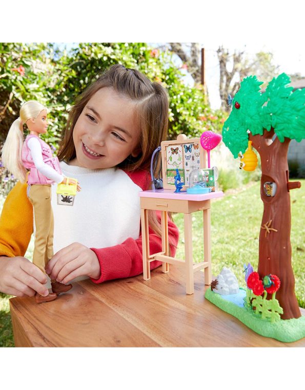 Barbie Entomologist Doll and Playset, Blonde, with 20+ Accessories Inspired by National Geographic (6)